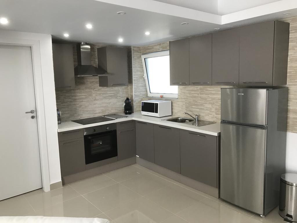 Athena Apartment Artemida  Exterior foto